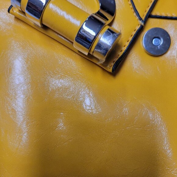 Yellow Crossbody Bag Casual Everyday Travel Handbag - Picture 3 of 14